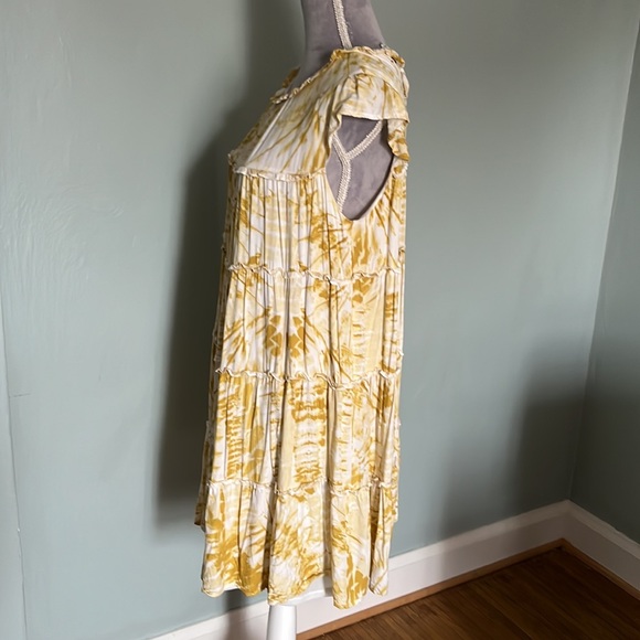 THML Dress - Picture 2 of 10